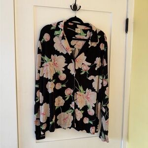 SOMA Pajama Top. Absolutely stunning print. 🩷Size XL.